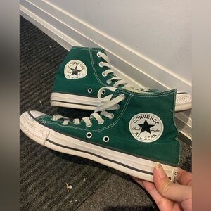 💚 Women’s Chuck Taylor Converse Green High-Top Sneakers Size 8.5 💚